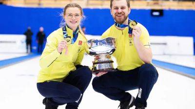 Sweden's Wrana siblings win world mixed doubles curling championship on home ice