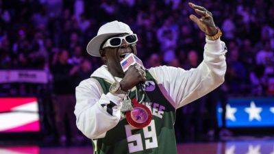 Flavor Flav agrees to be U.S. women's water polo team hype man - ESPN