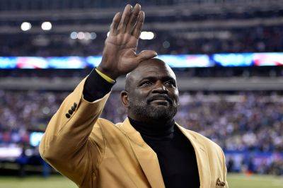 NY Giants Great Lawrence Taylor Takes Time Out Of His Weekend To Attend Trump Rally In NJ