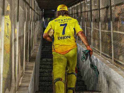 MS Dhoni Announcement On The Way? Chennai Super Kings' 'Stay Back' Post Leaves Fans Guessing