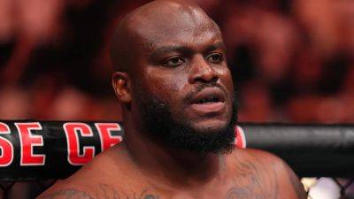 UFC star Derrick Lewis moons crowd, throws cup at media after knockout win - foxnews.com - Brazil - county St. Louis