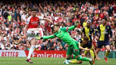 Mikel Arteta - Leandro Trossard - Man City, Arsenal both win in neck-and-neck Premier League title race - channelnewsasia.com