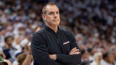 Suns fire coach Frank Vogel after being swept in first round - ESPN